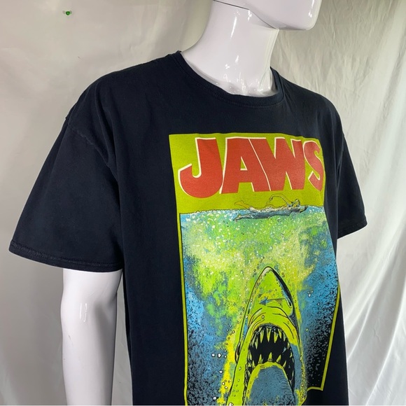 Jaws Men’s Surfacing Jaws Movie Black Tee - Picture 2 of 6